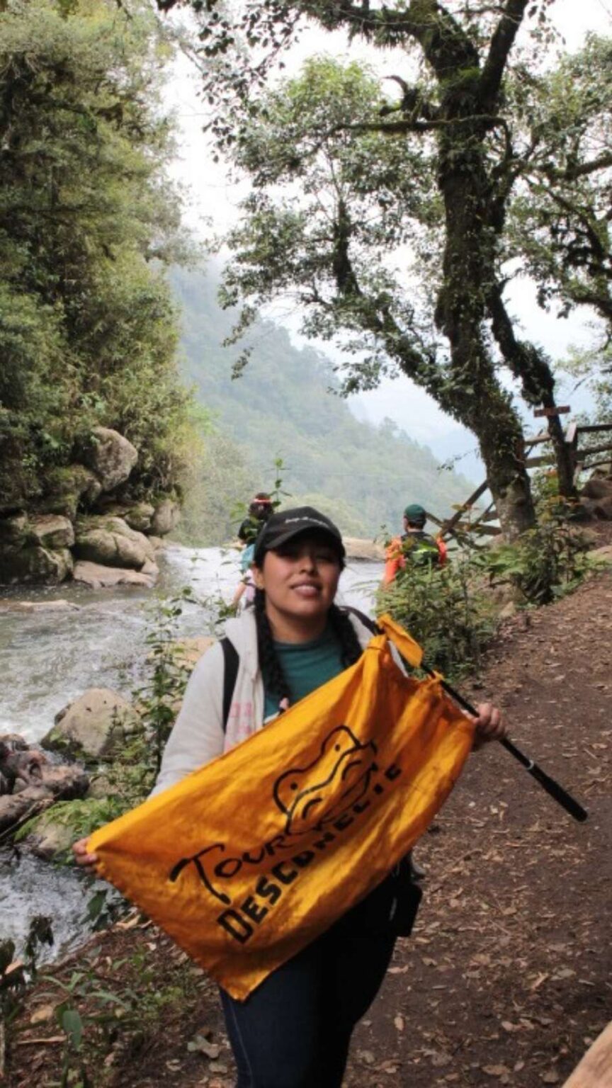 Caminando entre montañas y cascadas que parecen sacadas de un sueño.